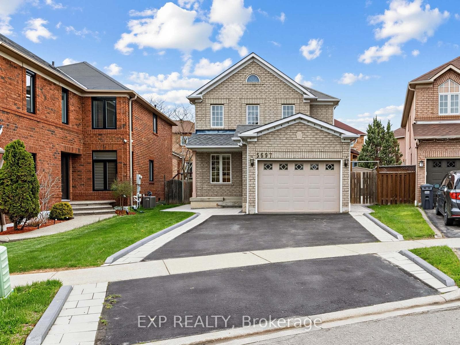 5697 Condor Place, Mississauga, ON L5V 2J4 - Photo 1