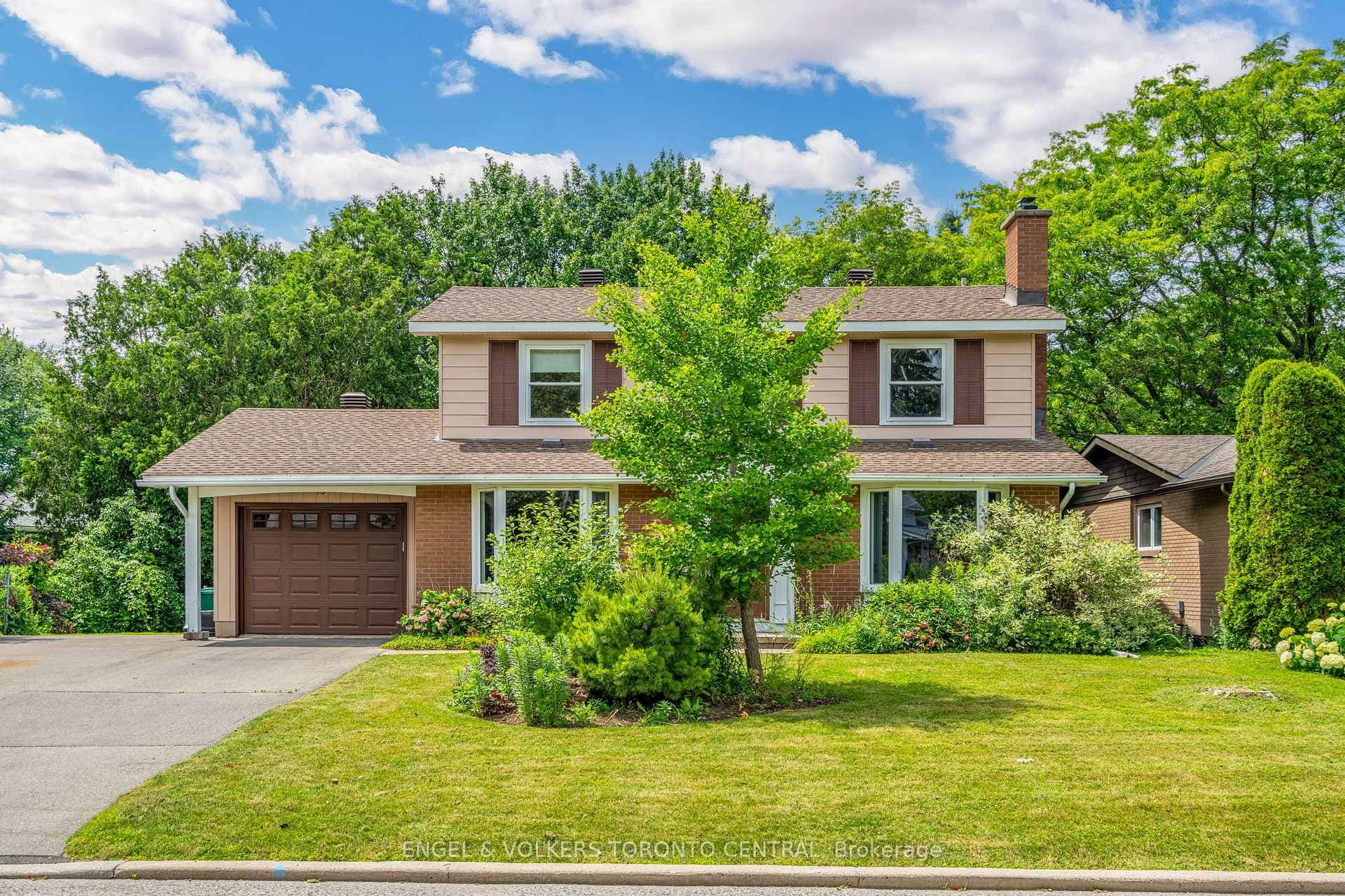 10 Lynhaven Crescent, Out of Area