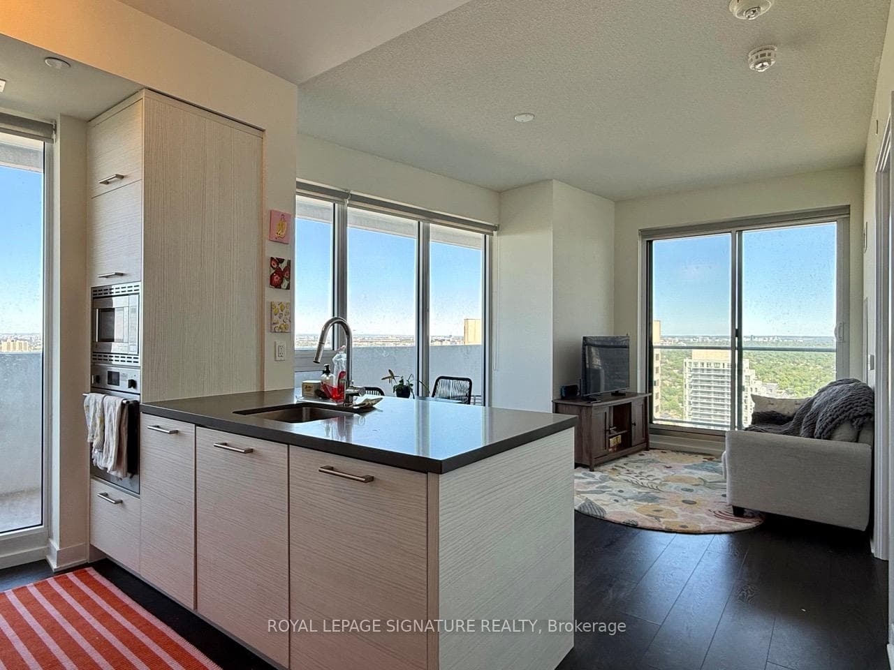 2221 Yonge Street Unit 3909, Leaside / Davisville, ON M4S 0B8 - Photo 1