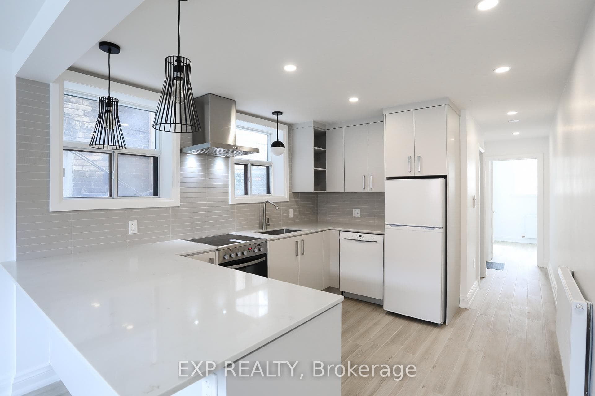 73 Balfour Avenue Unit 1, The Beaches / Upper Beaches, ON M4C 1T4 - Photo 1