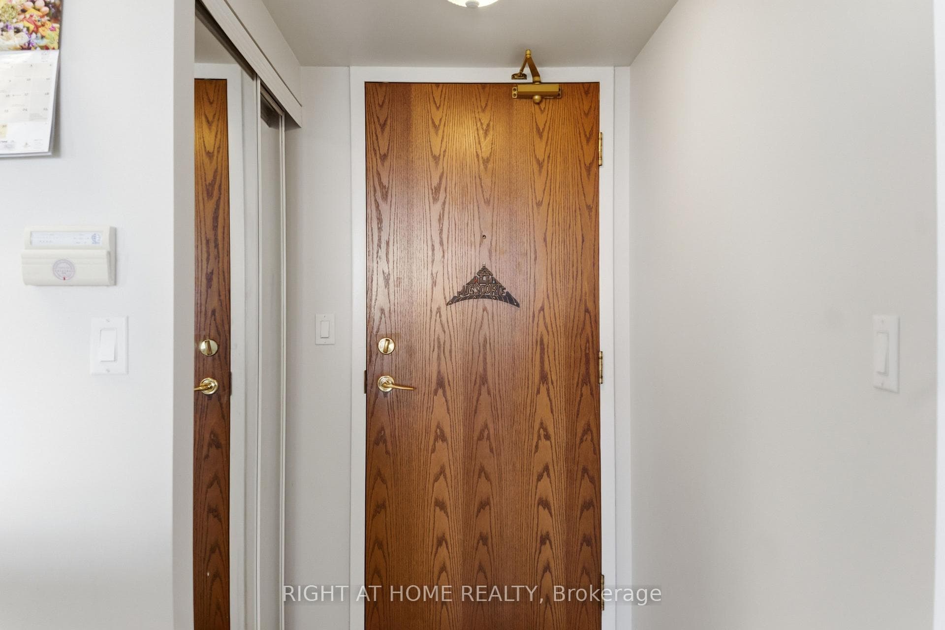 4879 KIMBERMOUNT Avenue Unit 607, Mississauga, ON L5B 0H8 - Photo 1