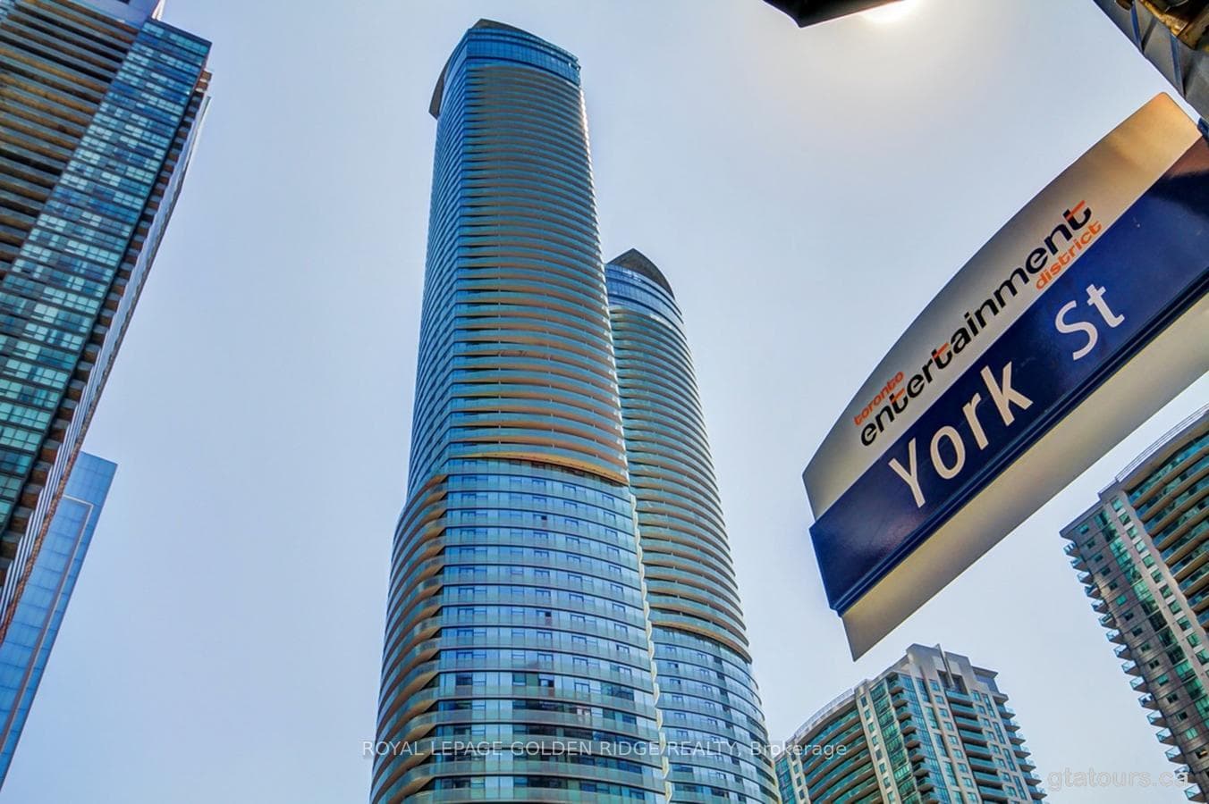 14 York Street Unit 5809, Downtown Toronto / Waterfront, ON M5J 0B1 - Photo 1