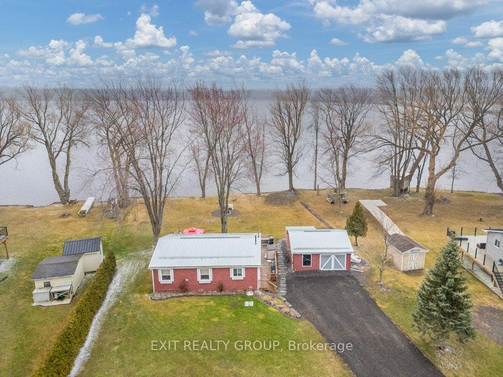 112 Bush Lane, Prince Edward County