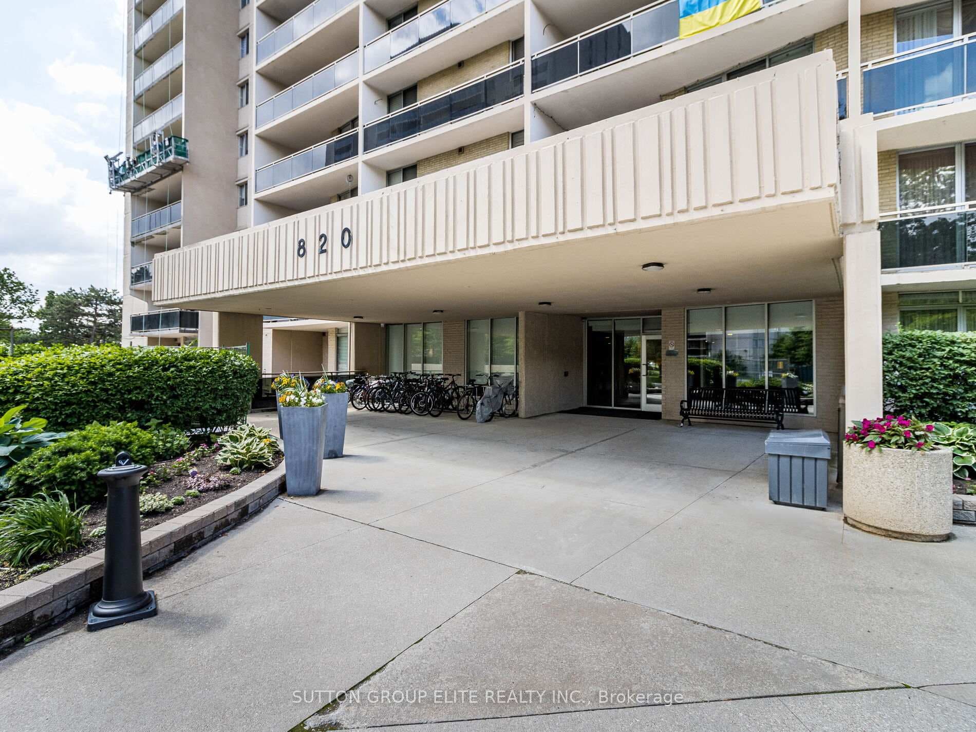 820 Burnhamthorpe Road Unit 1605, Etobicoke (Islington / Rexdale), ON M9C 4W2 - Photo 1