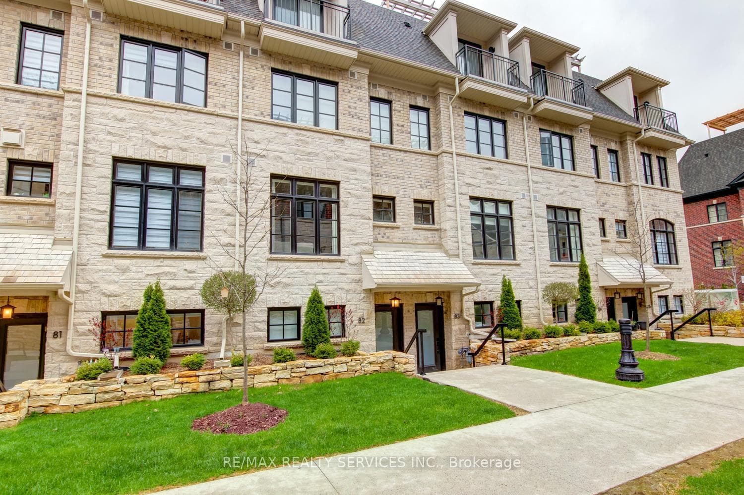 15 Lunar Crescent Unit 82, Mississauga, ON L5M 2R6 - Photo 1