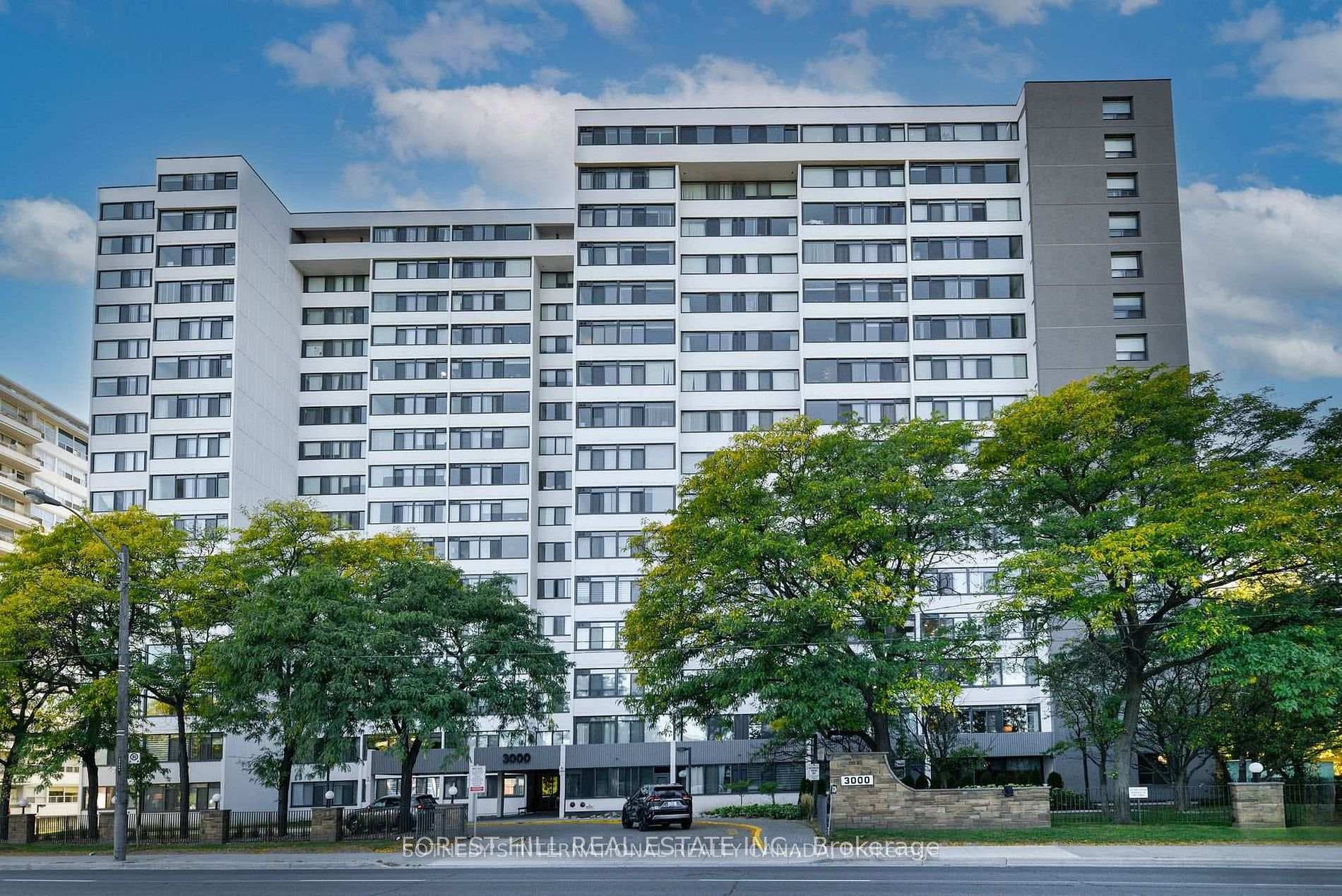 3000 BATHURST Street Unit 1205, Lawrence Park / Bedford Park, ON M6B 3B4 - Photo 1