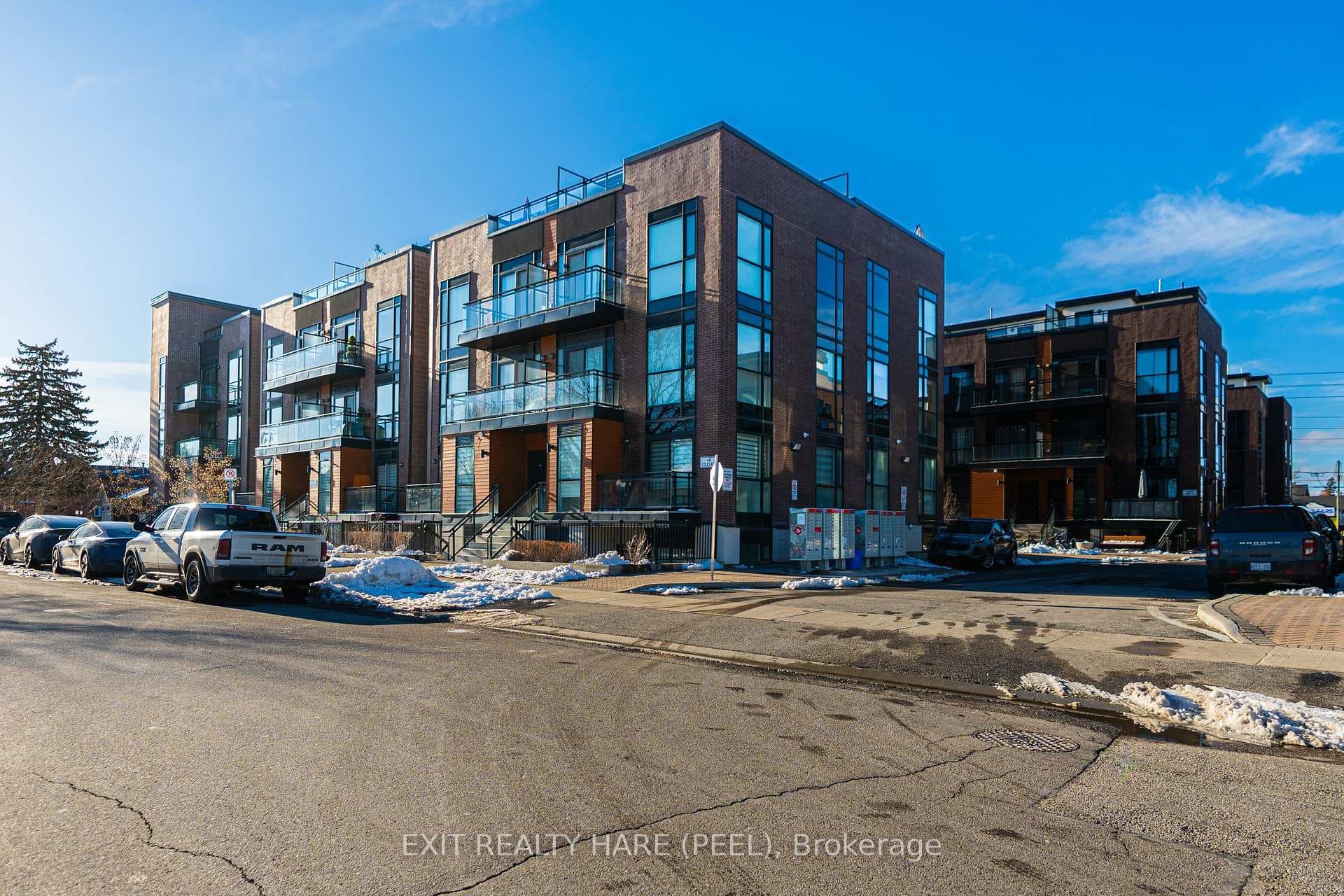 48 Coles Avenue Unit 702, Vaughan, ON L4L 0J1 - Photo 1