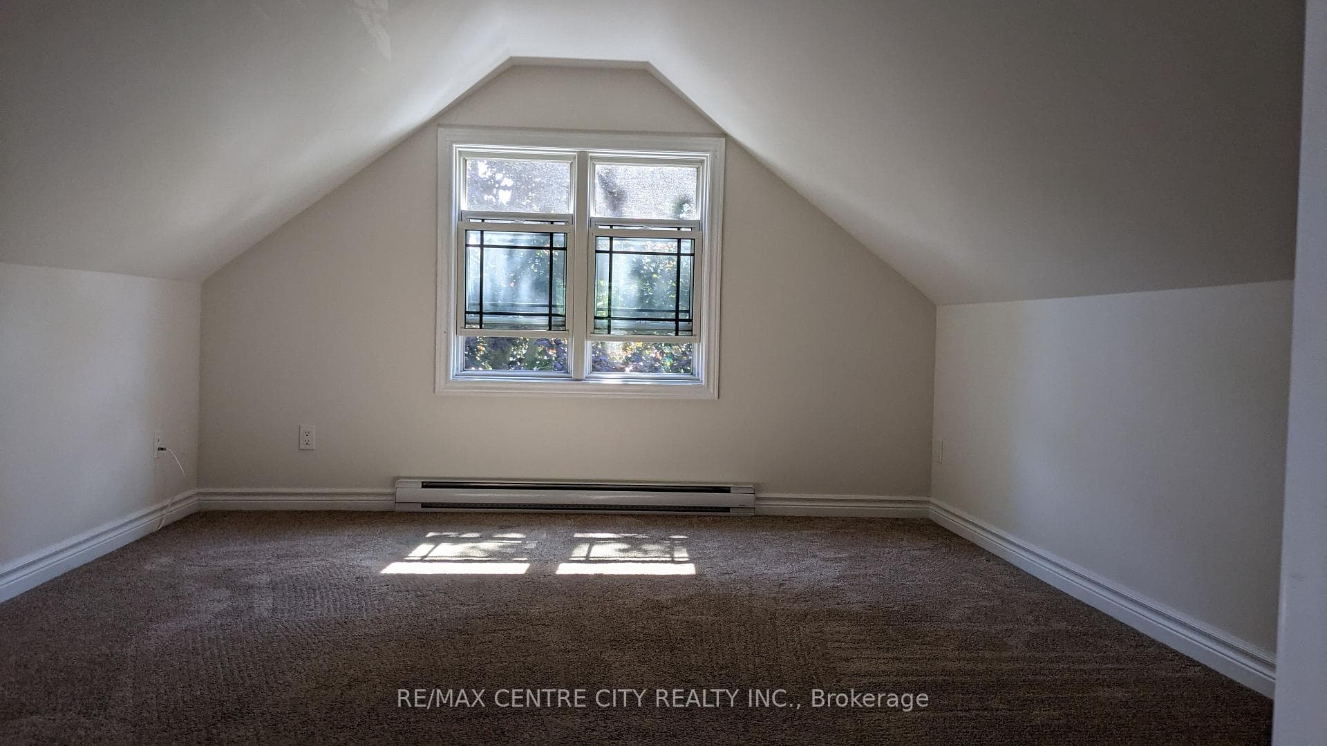 80 Sterling Street Unit Upper, London East, ON N5Y 1Y7 - Photo 1