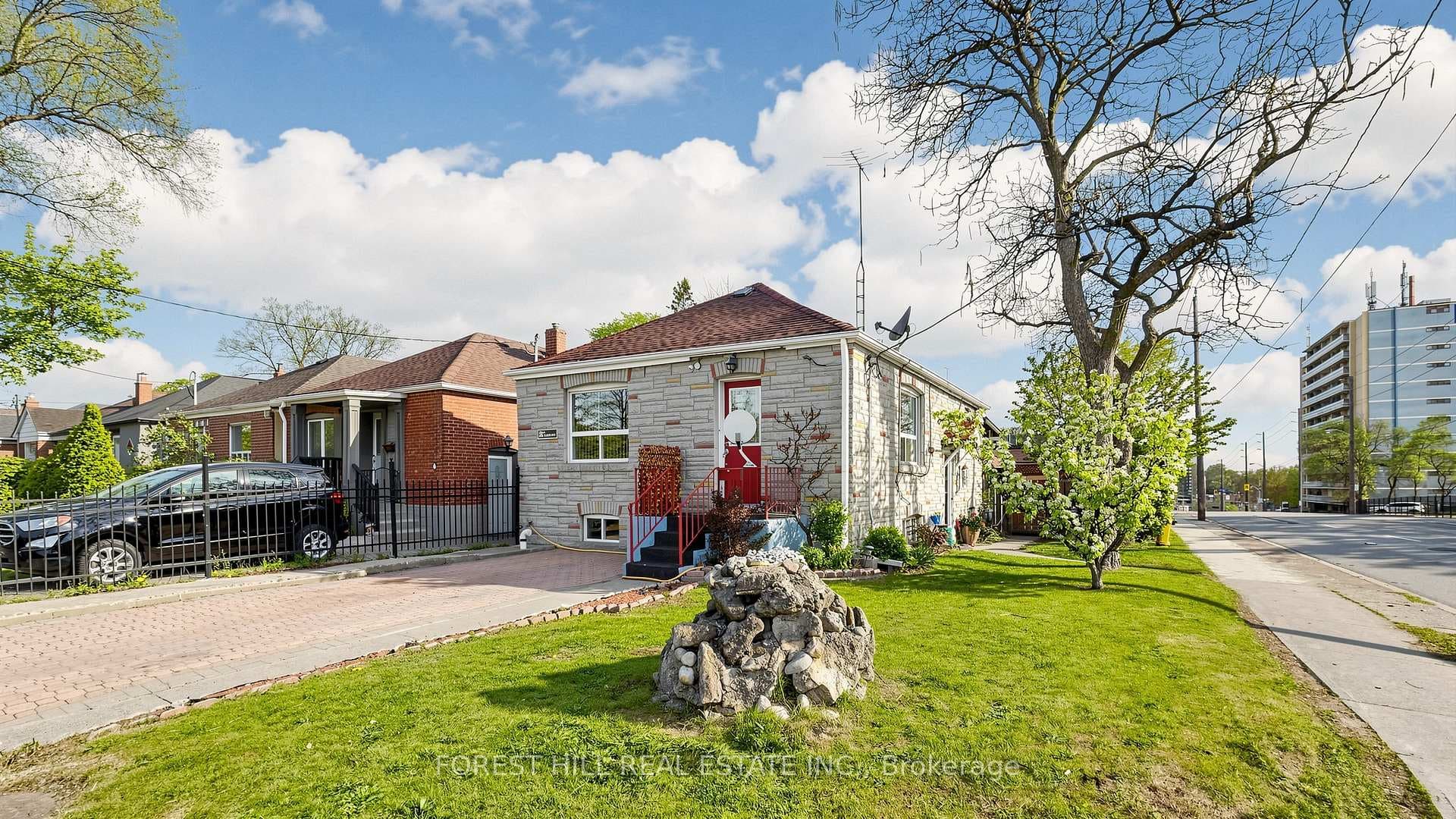 2 Ellins Avenue, Keelesdale / Eglinton West, ON M6N 2A1 - Photo 1