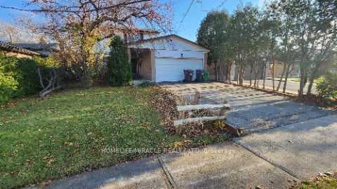 3052 Coral Drive, Mississauga, ON L4T 1Z3 - Photo 1
