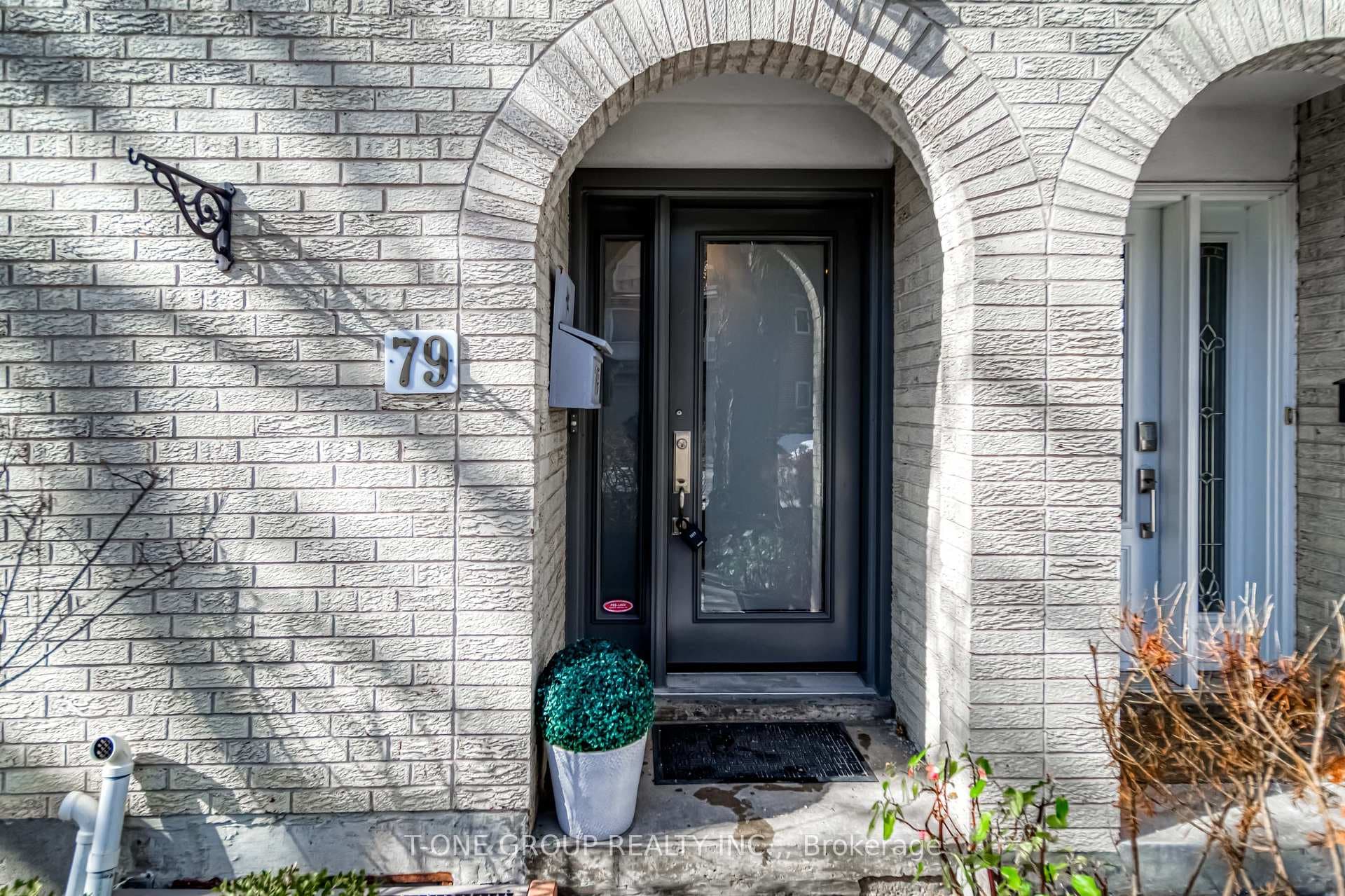79 Scenic Mill Way, Bridle Path / York Mills / Hoggs Hollow, ON M2L 1S9 - Photo 1