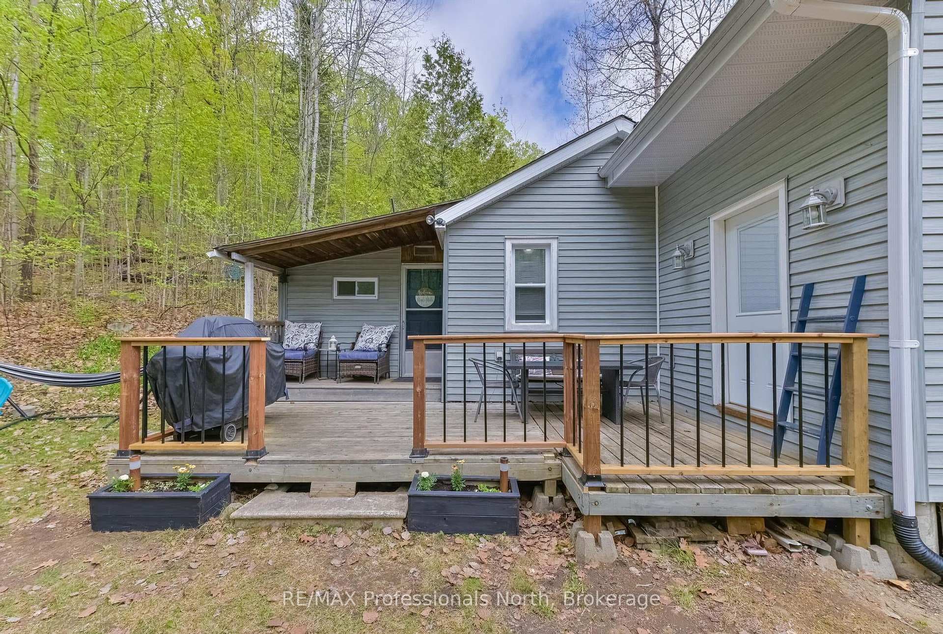 1755 North Shore Road, Algonquin Highlands