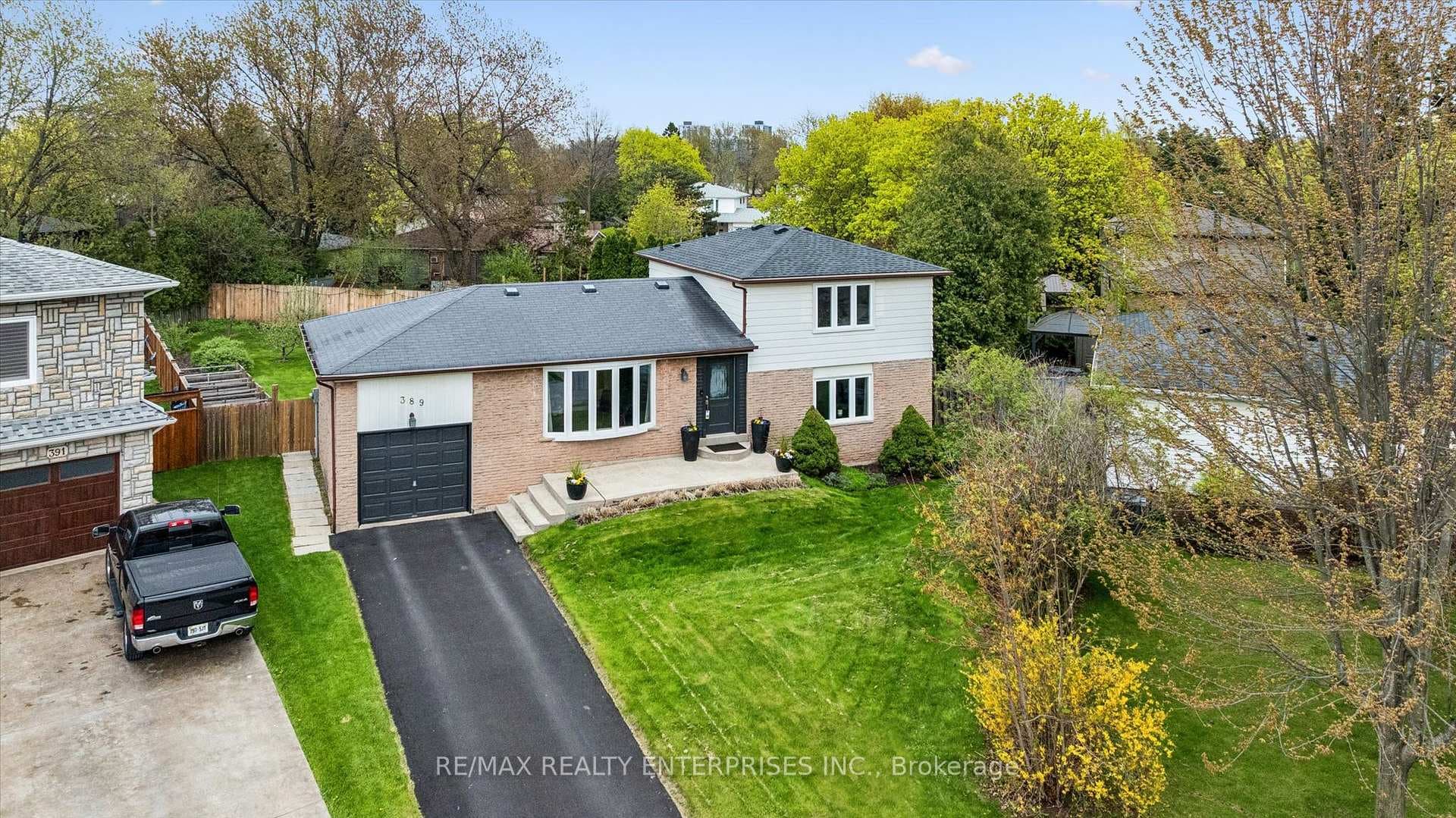 389 Worth Place, Oakville