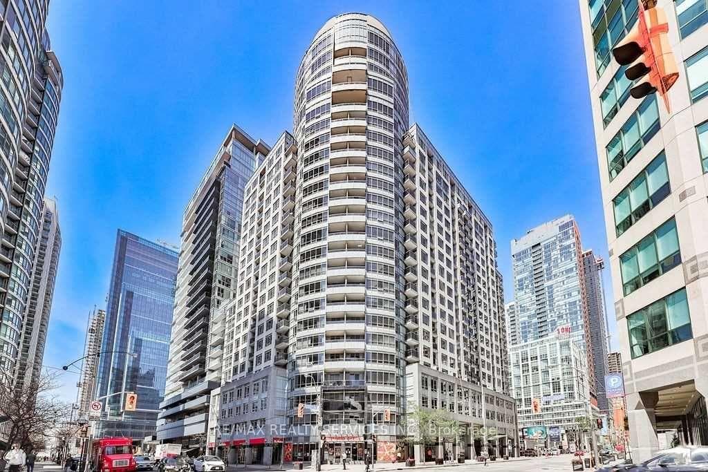 20 Blue Jays Way, Downtown Toronto / Waterfront, ON M5V 3W6 - Photo 1