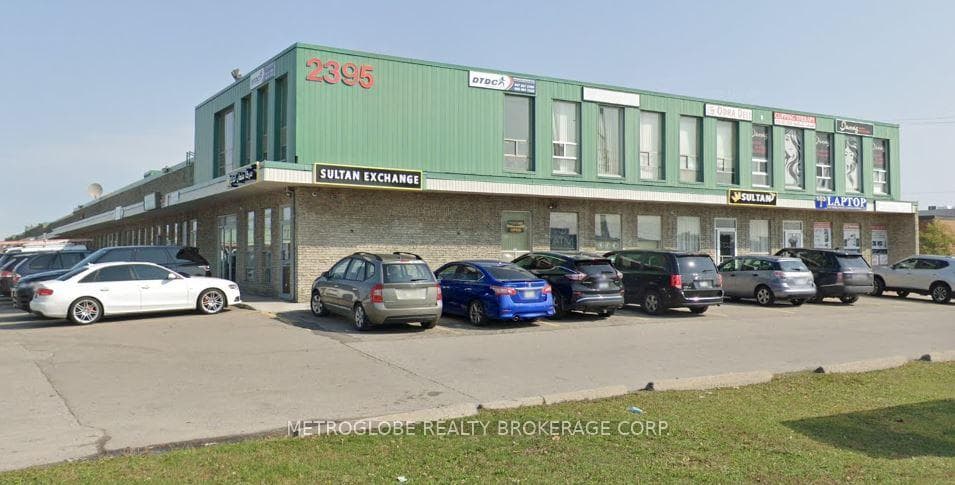 2395 Cawthra Road Unit 17, Mississauga, ON L5A 2W9 - Photo 1