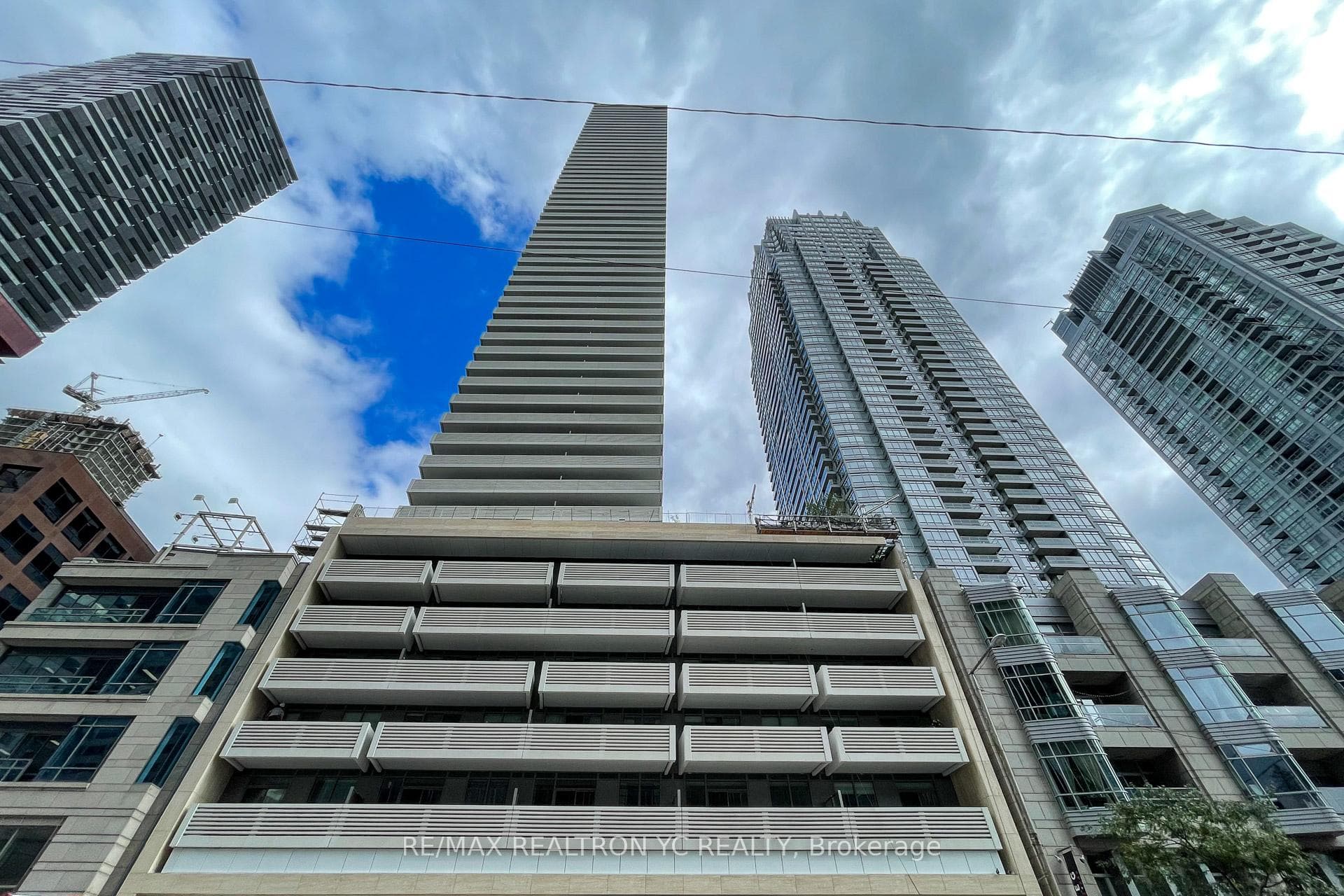 2221 Yonge Street Unit 4707, Toronto C10