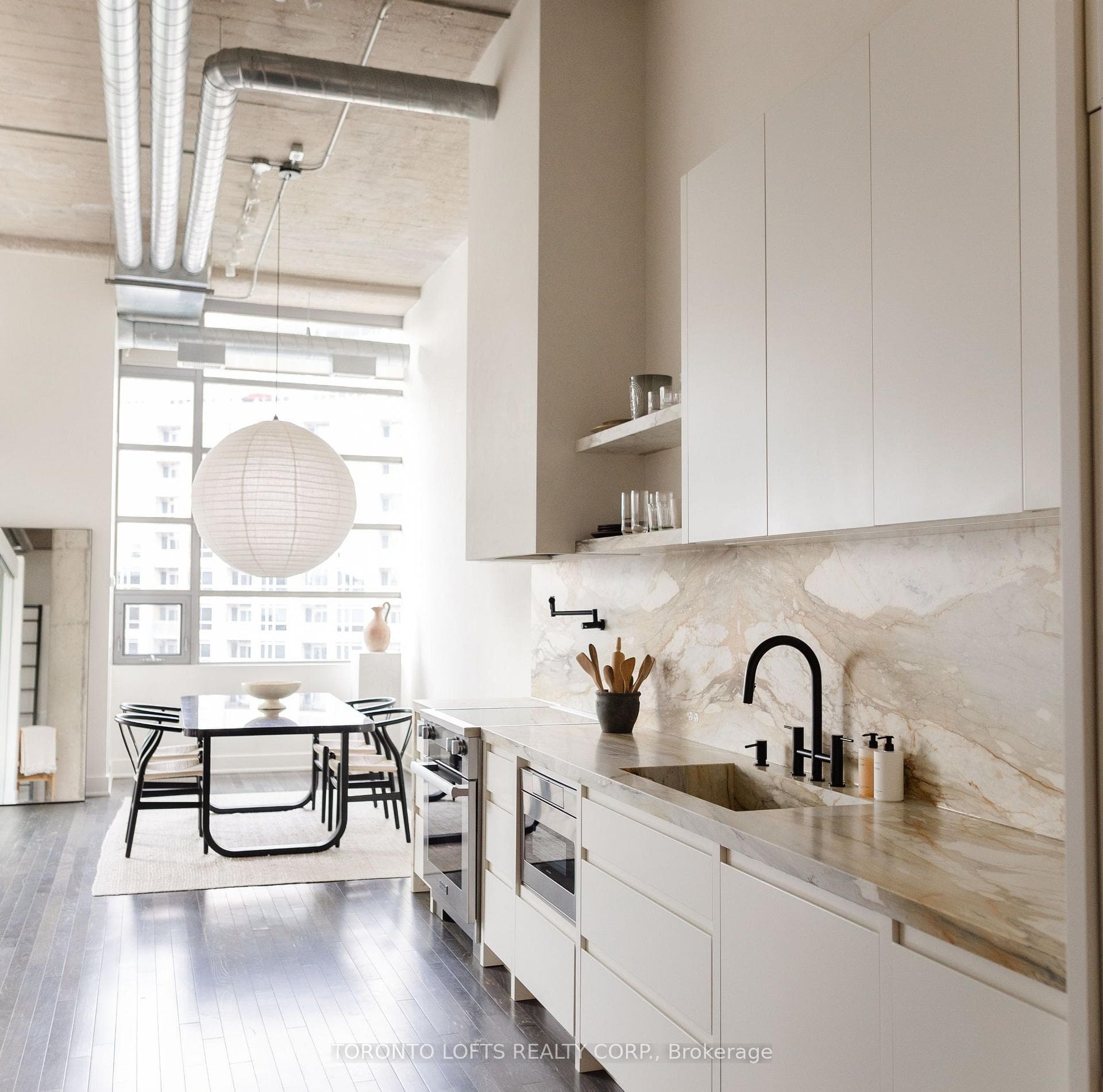 637 Lake Shore Boulevard Unit 318, Downtown Toronto / Waterfront, ON M5V 3J6 - Photo 1