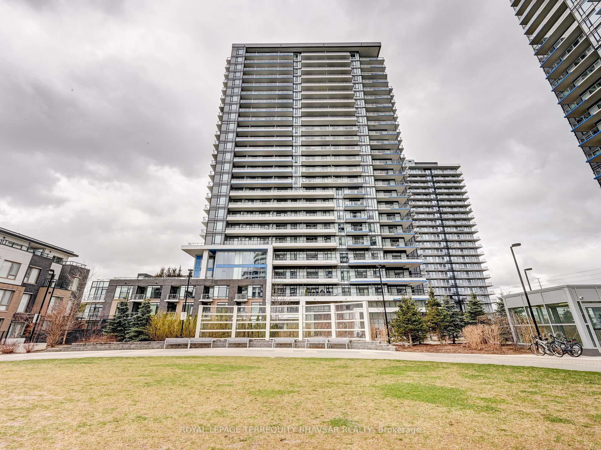 2560 Eglinton Avenue Unit 607, Mississauga, ON L5M 0Y3 - Photo 1