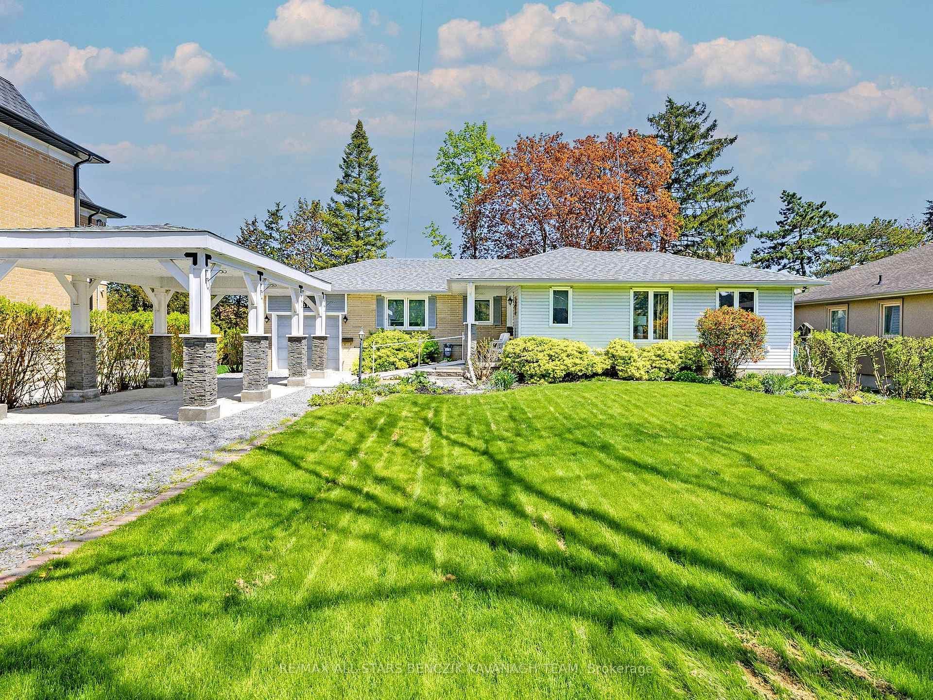 110 Robinson Street, Markham
