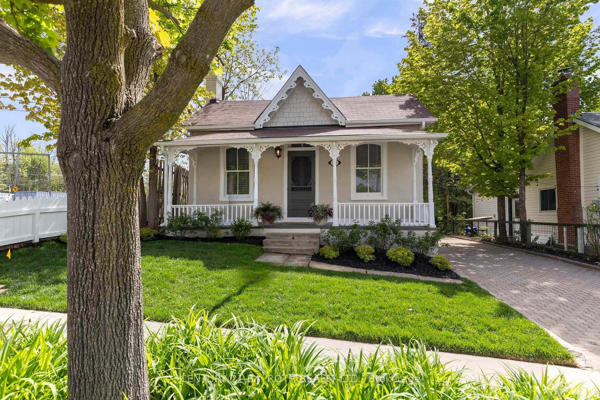 13 Nelson Square, Barrie, ON L4M 4J6 - Photo 1