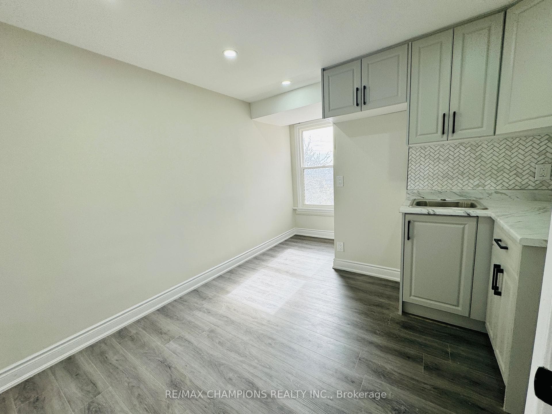 196 Caledonia Road Unit 2nd Flr, Keelesdale / Eglinton West, ON M6E 4S7 - Photo 1