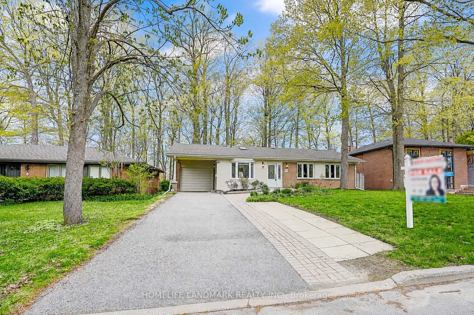 39 Sagebrush Lane, Don Mills / Parkwoods / Victoria Village, ON M3A 1X4 - Photo 1
