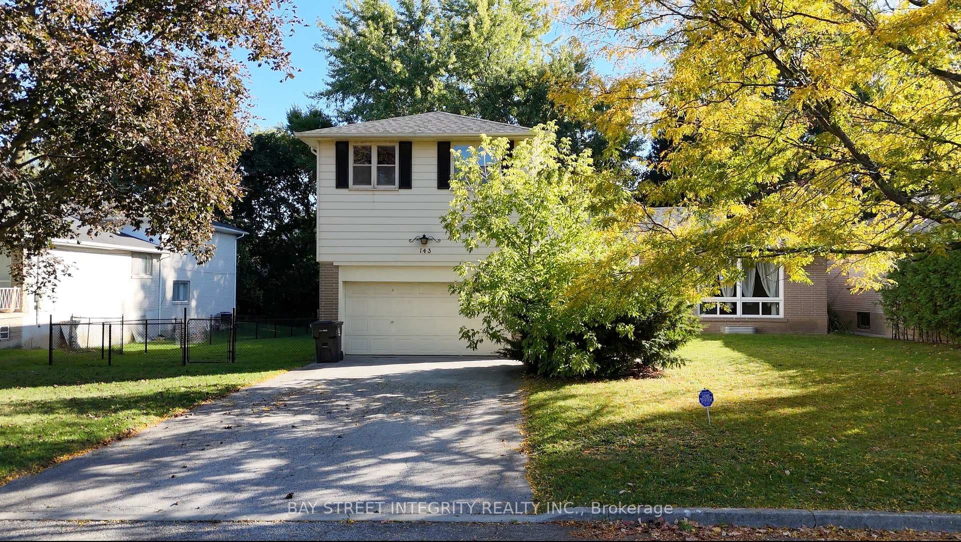 143 Munro Boulevard, Bridle Path / York Mills / Hoggs Hollow, ON M2P 1C9 - Photo 1