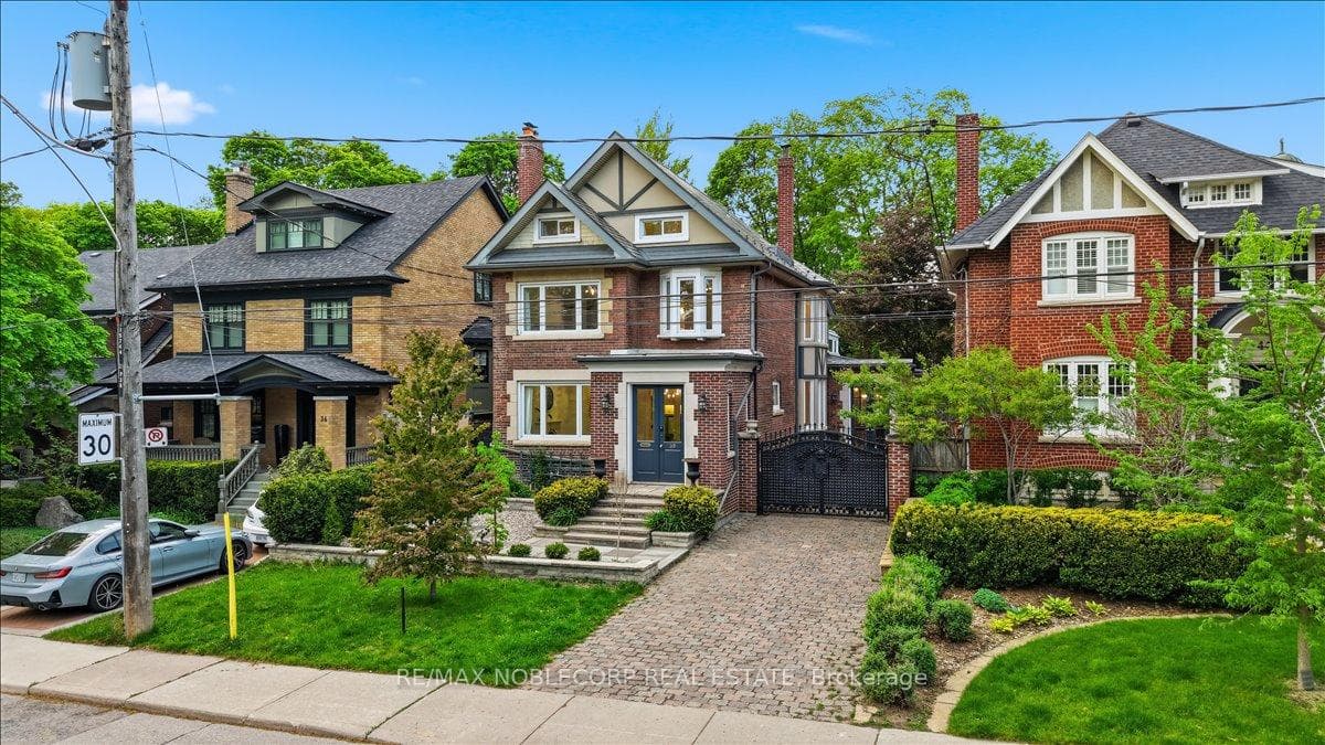 38 Glenrose Avenue, Toronto C09