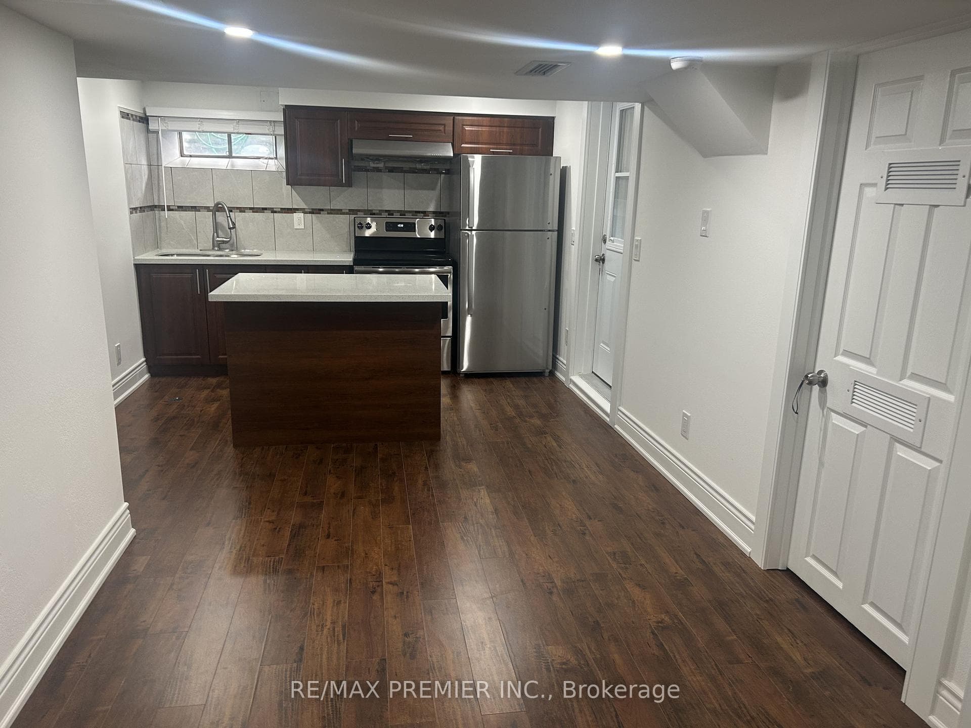 4057 Taffey Crescent Unit Lower, Mississauga, ON L5L 2A6 - Photo 1