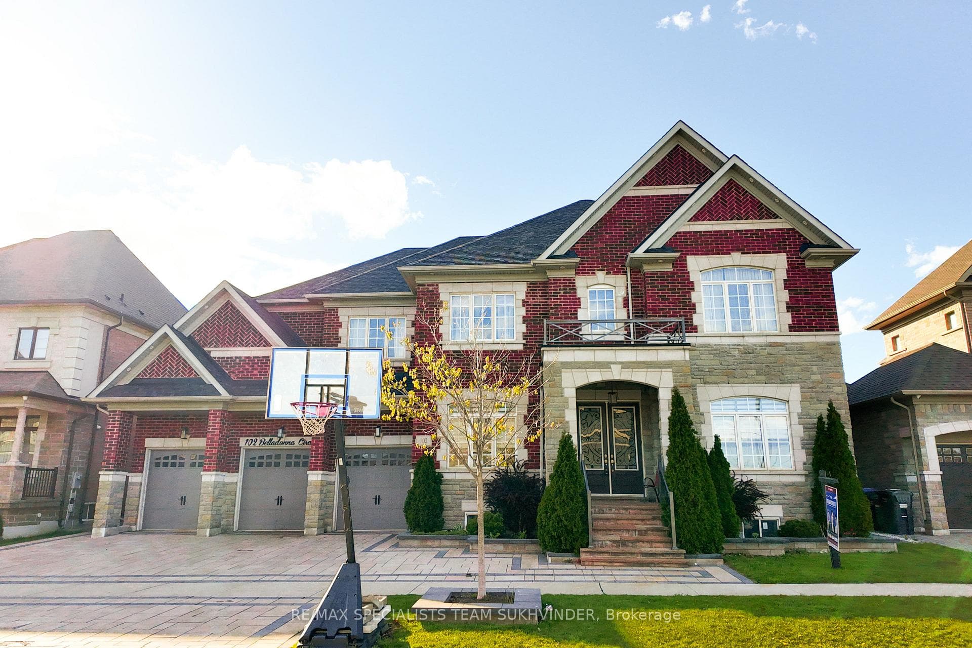 102 Belladonna Circle, Brampton, ON L6P 4B6 - Photo 1
