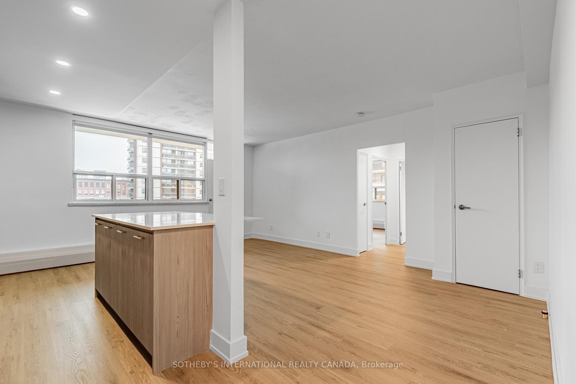 135 Tyndall Avenue Unit 605, High Park / Junction / Roncesvalles, ON M6K 2G3 - Photo 1