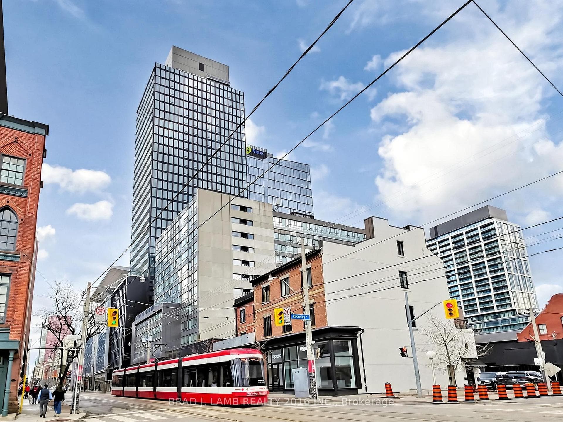 284 King Street Unit 404, Regent Park / Cabbagetown / St. James Town, ON M5A 1K4 - Photo 1