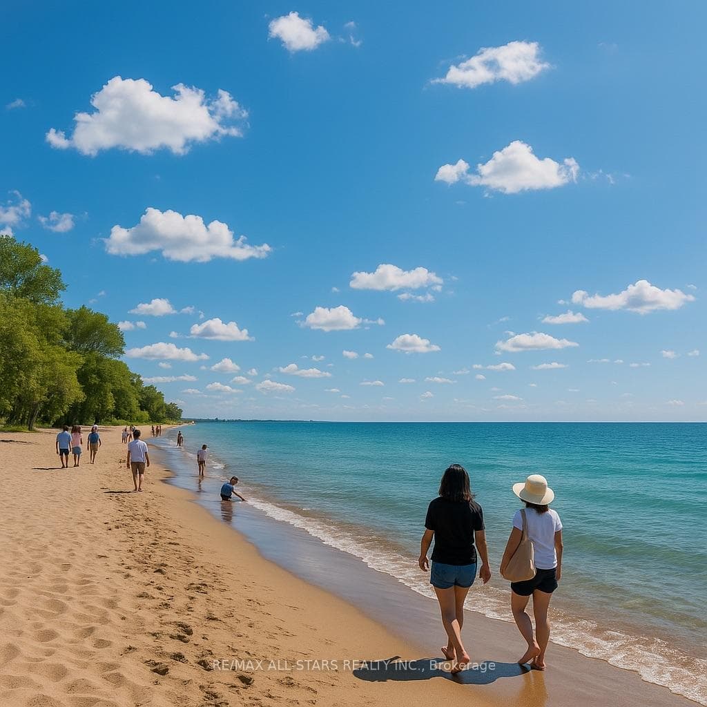 Walking minutes to the Lake!