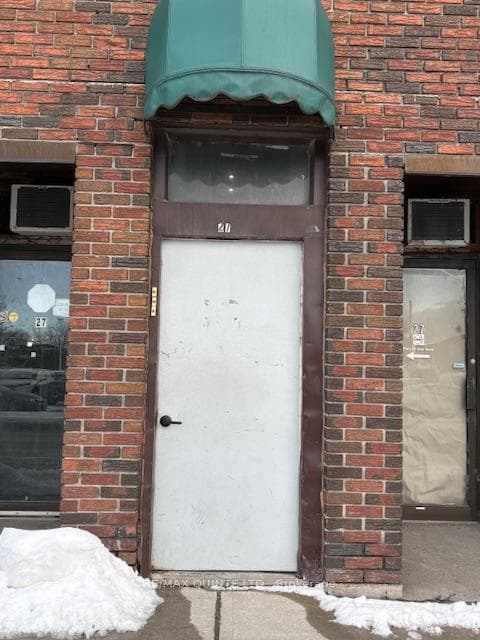 27 Dundas Street East