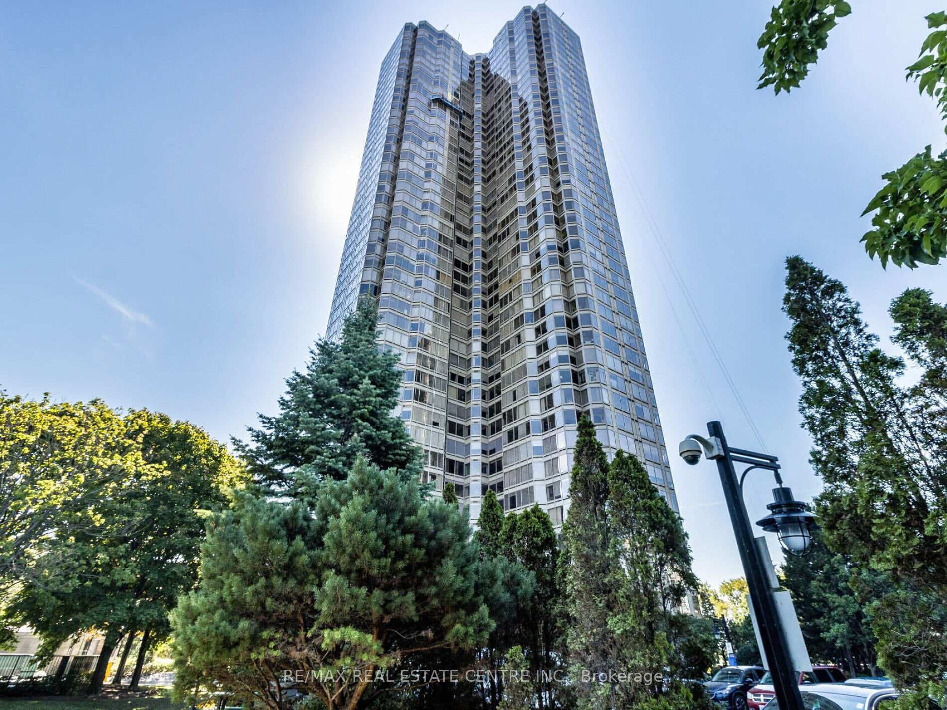 1 Palace Pier Court Unit 2407, Liberty Village / Parkdale / South Parkdale, ON M8V 3W9 - Photo 1