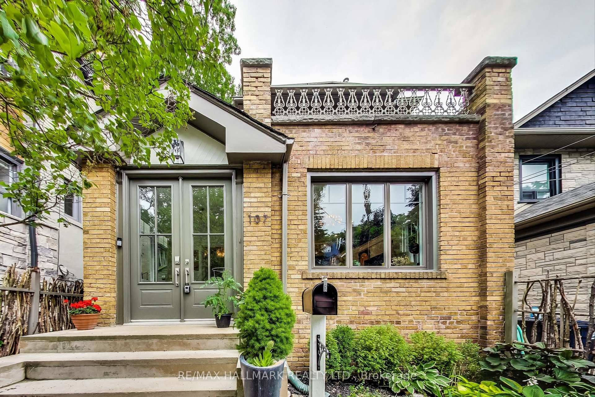 107 Neville Park Boulevard, The Beaches / Upper Beaches, ON M4E 3P7 - Photo 1