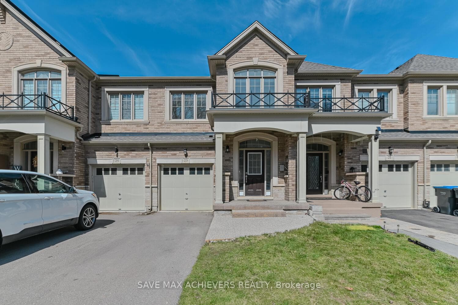 23 Lady Evelyn Crescent, Brampton, ON L6Y 0E3 - Photo 1