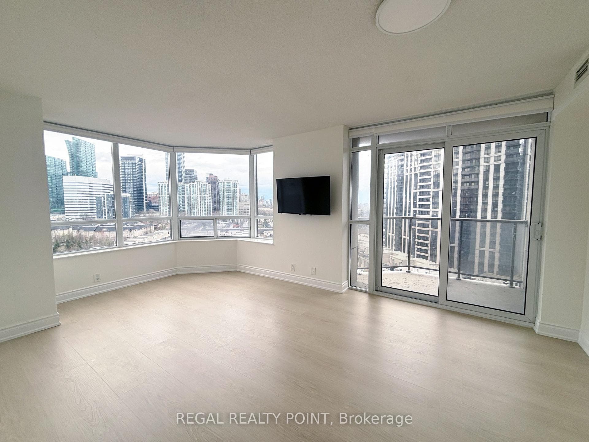 80 Harrison Garden Boulevard Unit 1016, Willowdale / Newtonbrook, ON M2N 7E3 - Photo 1