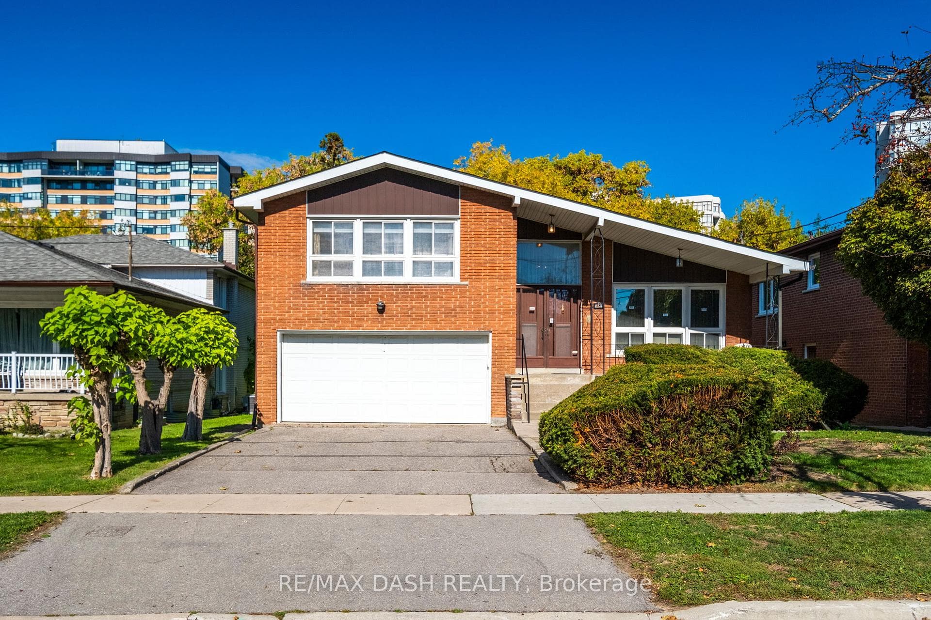 48 Russfax Drive, Thornhill / Willowdale, ON M2R 3B1 - Photo 1