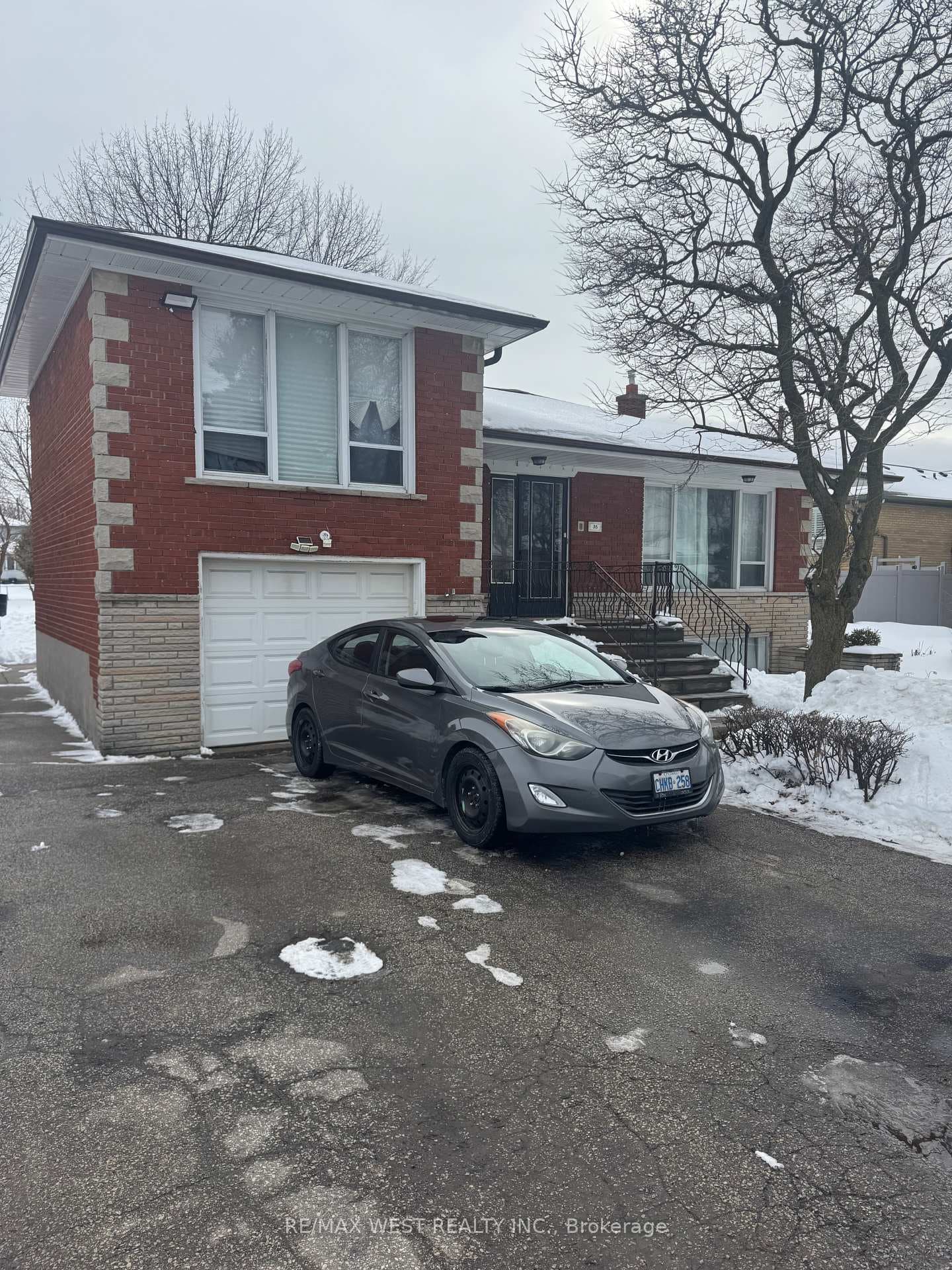 35 Lilywood Road Unit B2, York / Weston, ON M6B 1V6 - Photo 1
