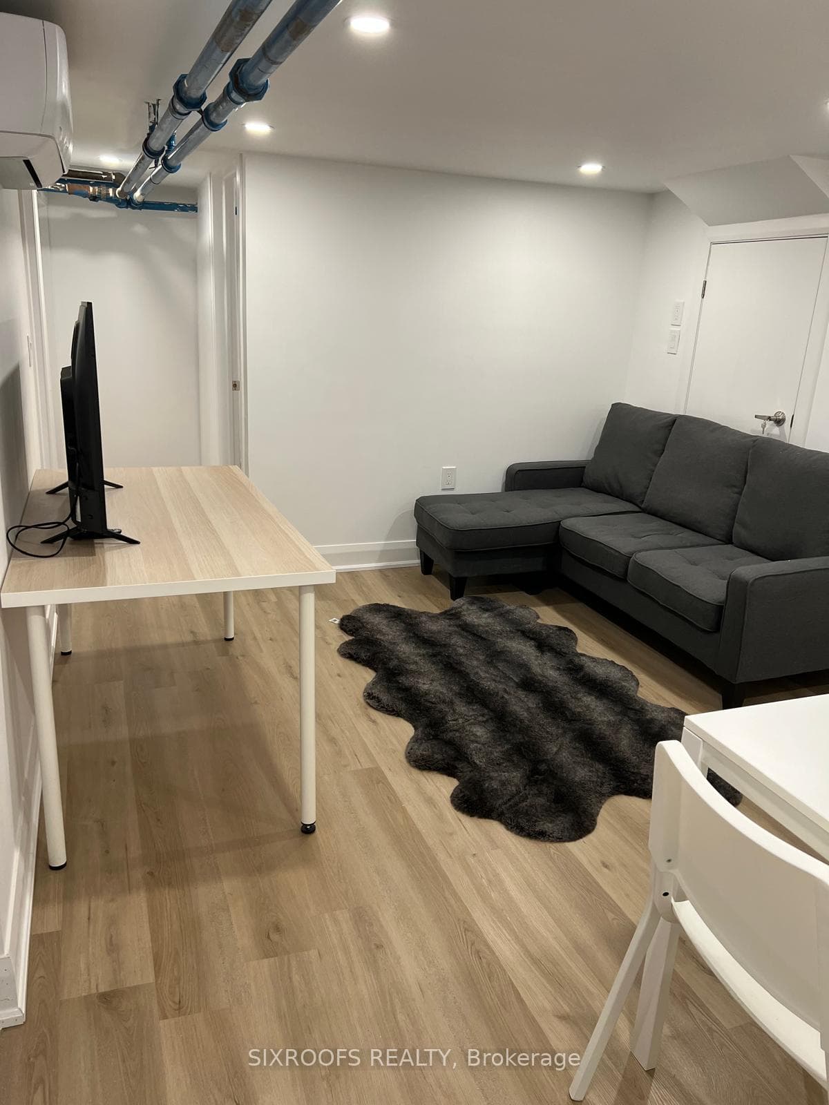 390 Lake Promenade Unit Lower, Liberty Village / Parkdale / South Parkdale, ON M8W 1B9 - Photo 1