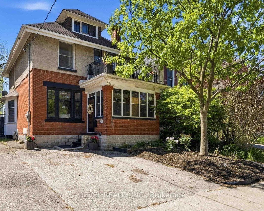 693 Queens Avenue, London East