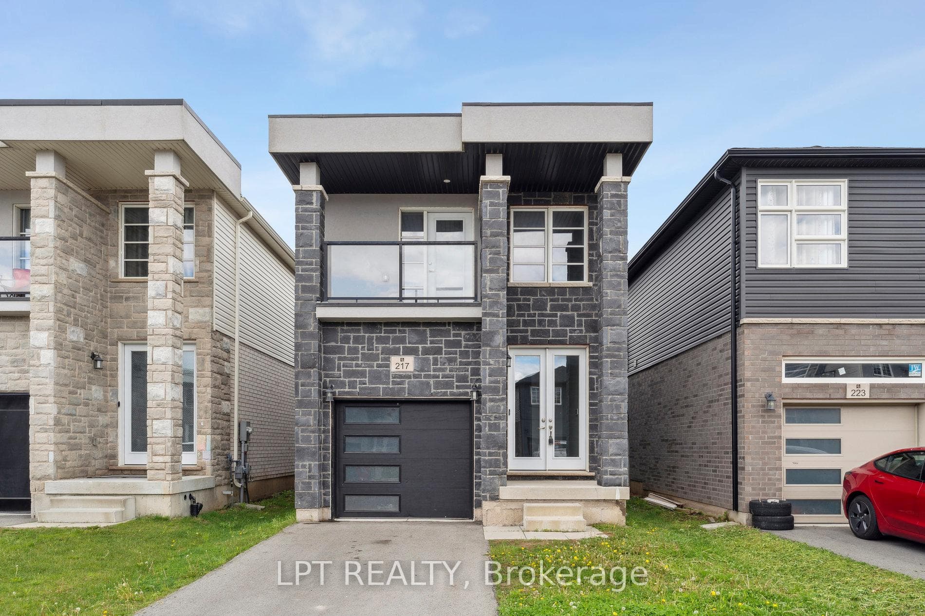 217 Louise Street, Welland, ON L3B 1T2 - Photo 1