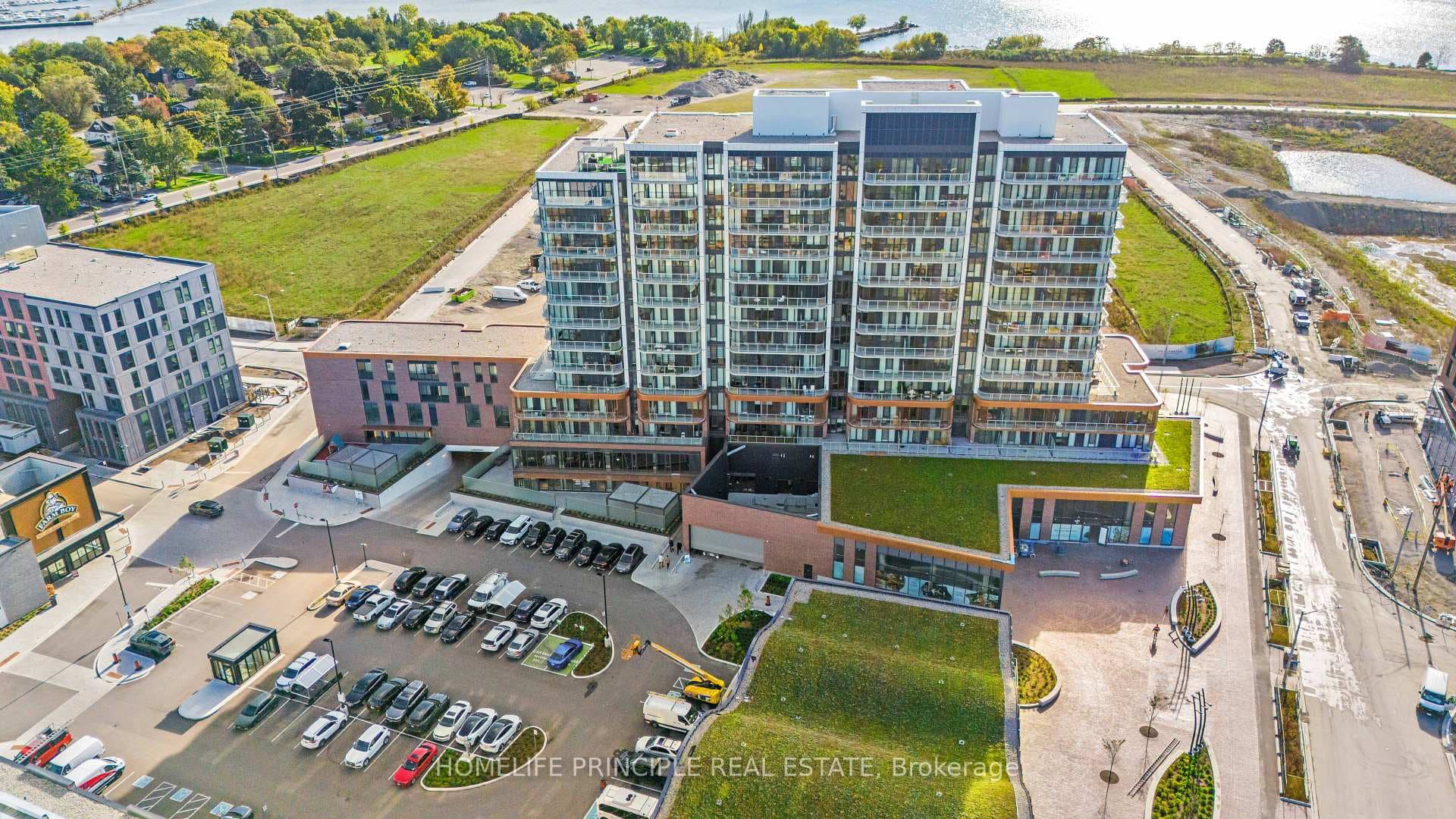 220 Missinnihe Way Unit 409, Mississauga