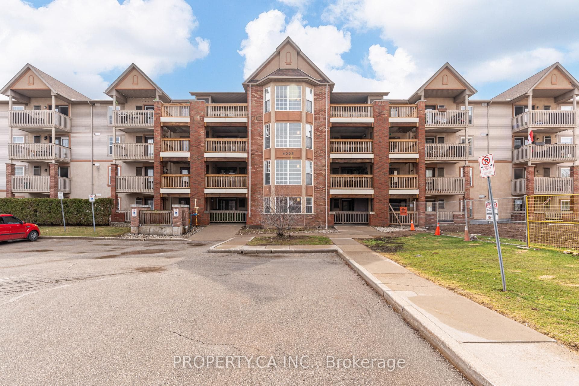 4005 Kilmer Drive Unit 210, Burlington, ON L7M 4M2 - Photo 1