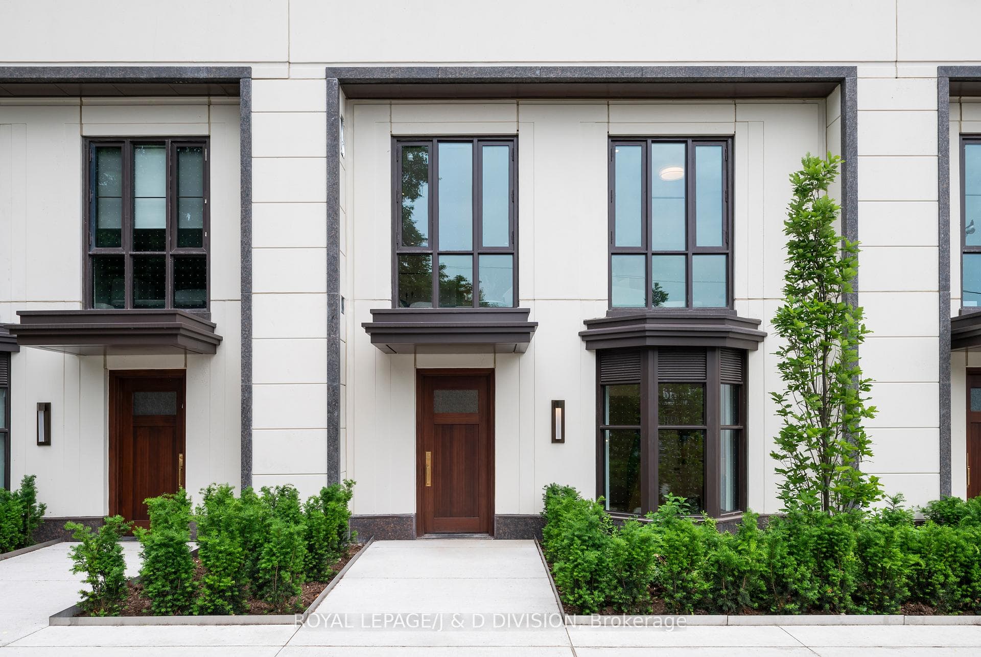 1 Strathgowan Avenue Unit TH2, Toronto C04