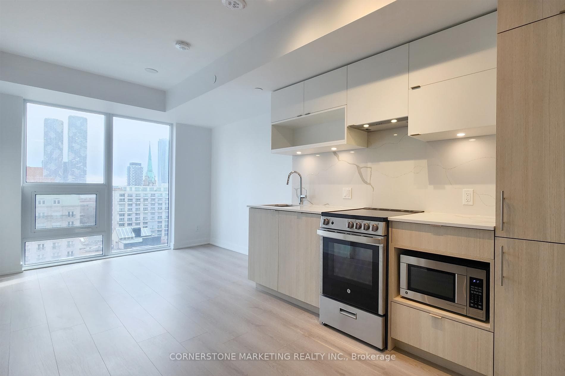 100 Queen Street Unit 1909, Toronto C08