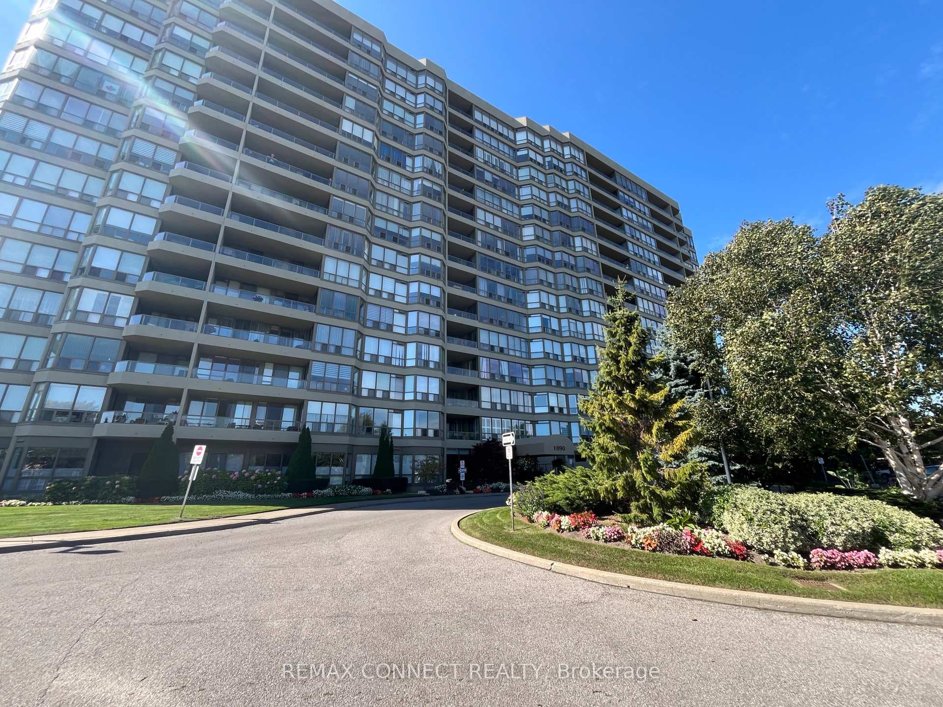1890 Valley Farm Road Unit 1516, Pickering, ON L1V 6B4 - Photo 1