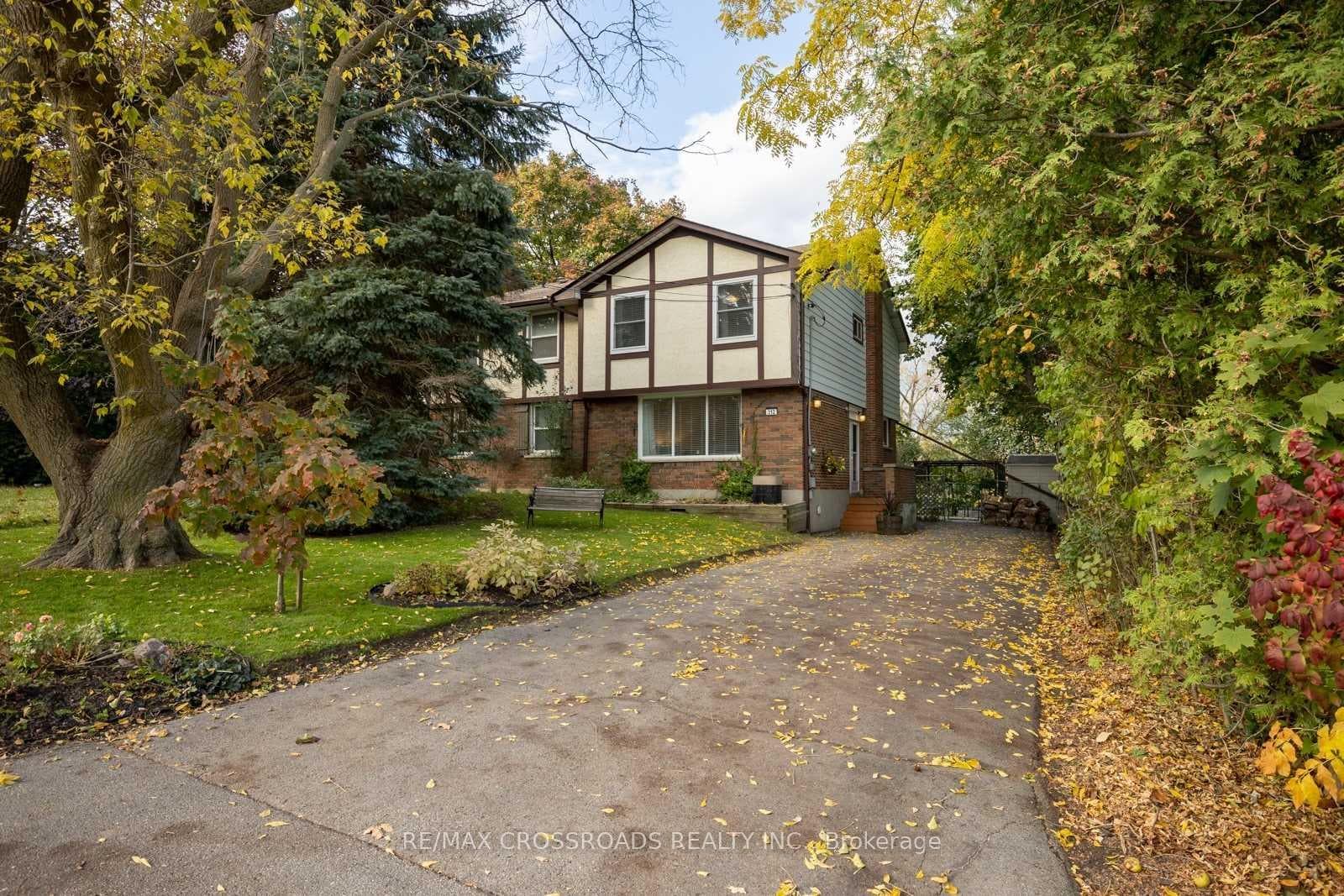 312 Burns Street, Whitby, ON L1N 1J8 - Photo 1