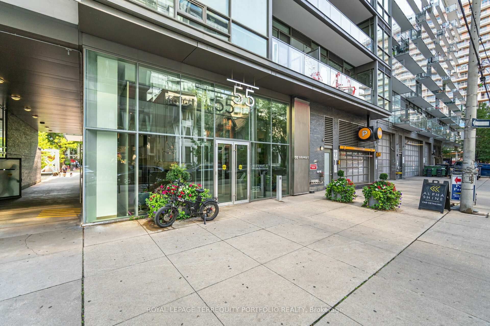55 Stewart Street Unit 1024, Downtown Toronto / Waterfront, ON M5V 2V1 - Photo 1